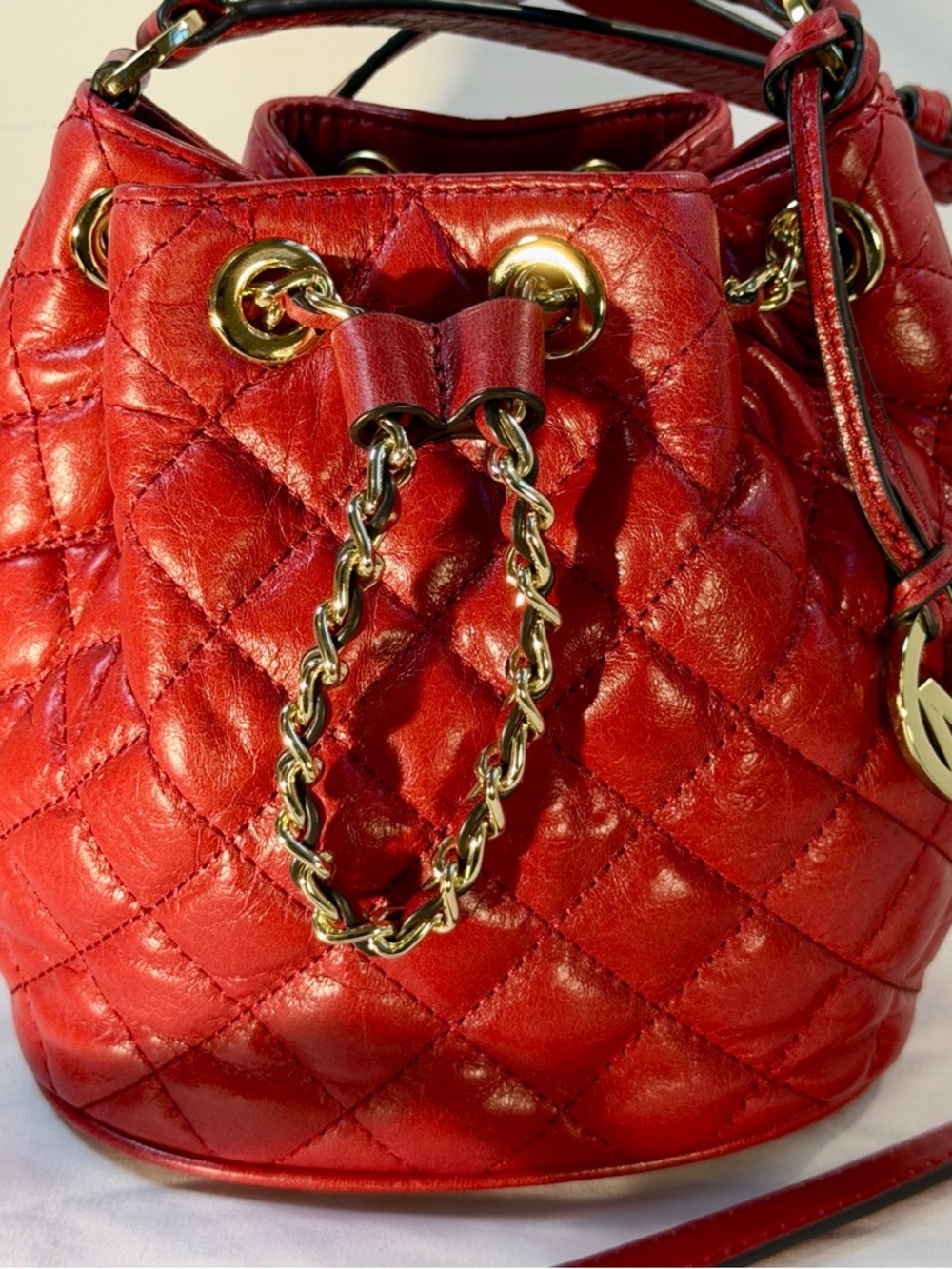 Michael Kors Frankie Small Red Quilted Leather Drawstring Bucket Bag - Picture 3 of 10